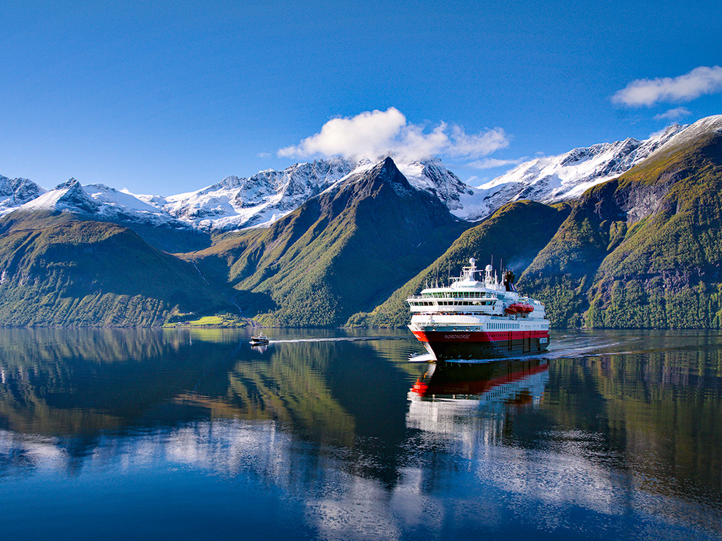 Pictures from Hurtigruten cruises Fjord Travel Norway