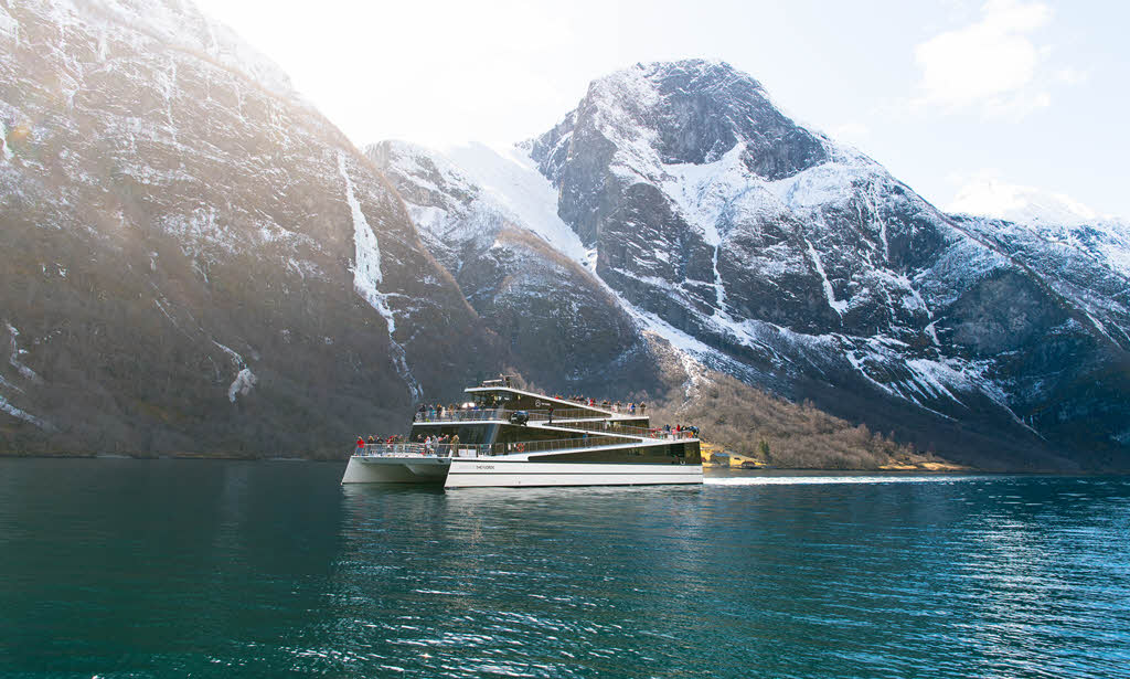 bergen fjords winter boat tour